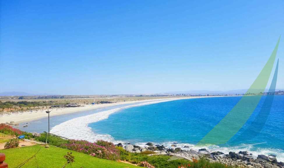 Primera línea, capacidad 6 personas, 2 dormitorios, 2 baños, edificio 8.